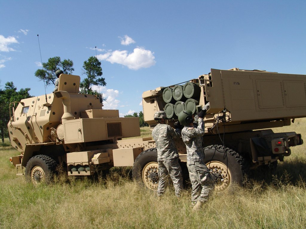 Химарс. М142 HIMARS. HIMARS РСЗО м142 США. РСЗО м142. ОТРК m142 HIMARS.