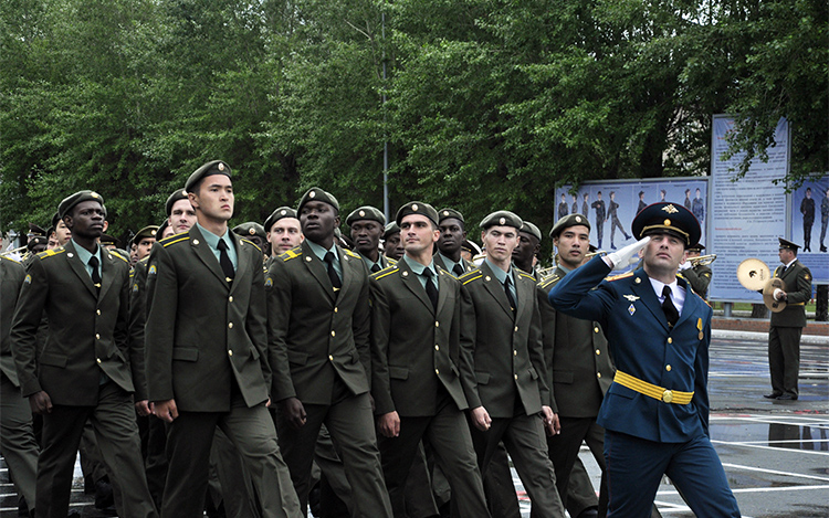 Высшее военное инженерное. Тюменский военный институт. ТВВИКУ Тюмень. ТВВИКУ Тюмень военное училище. Курсанты ТВВИКУ.